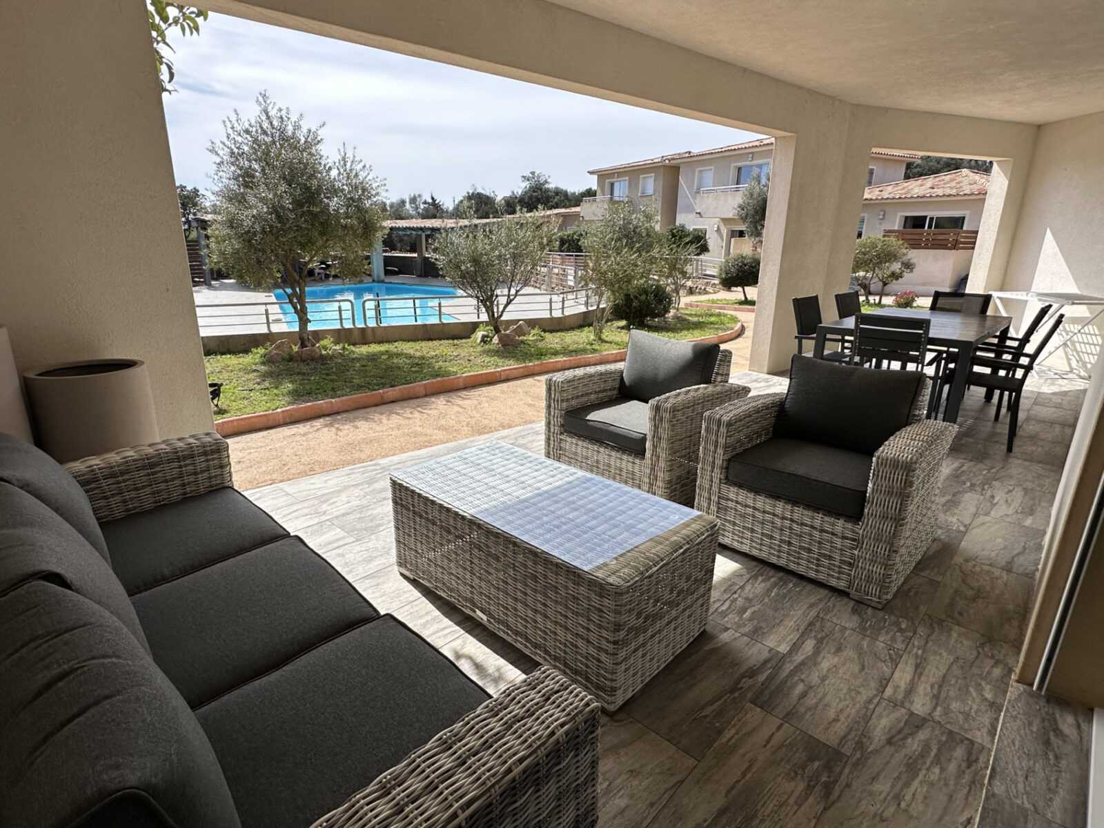 Terrasse extérieure aménagée proche de Palombaggia à Porto-Vecchio